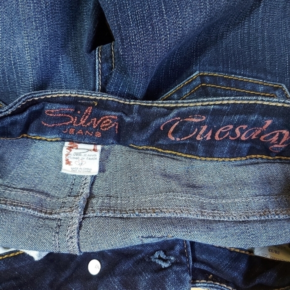 📣2/40$📣 SILVER Tuesday dark wash stretch jeans size 28 - Picture 7 of 8